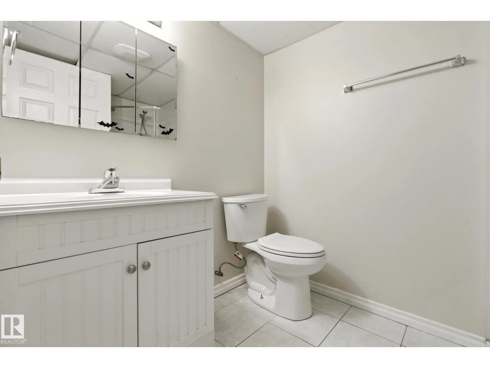 18008 61 AV NW