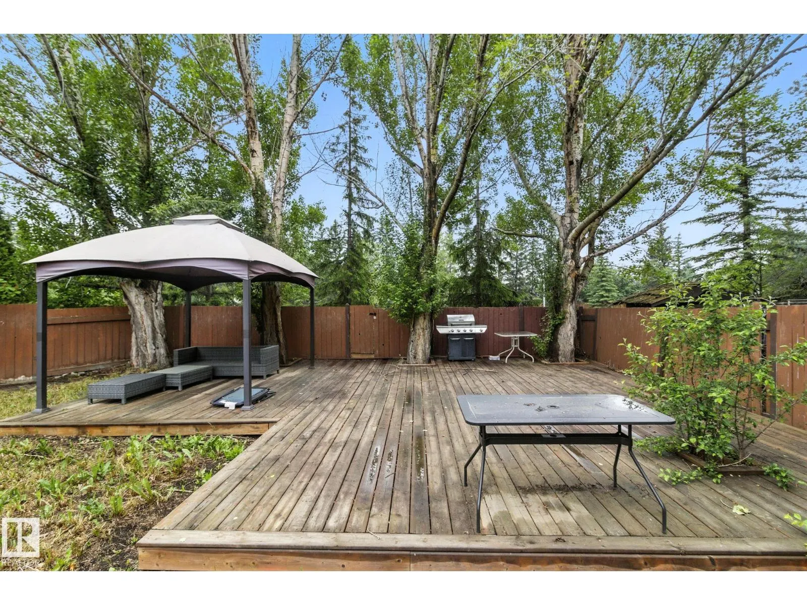 18008 61 AV NW