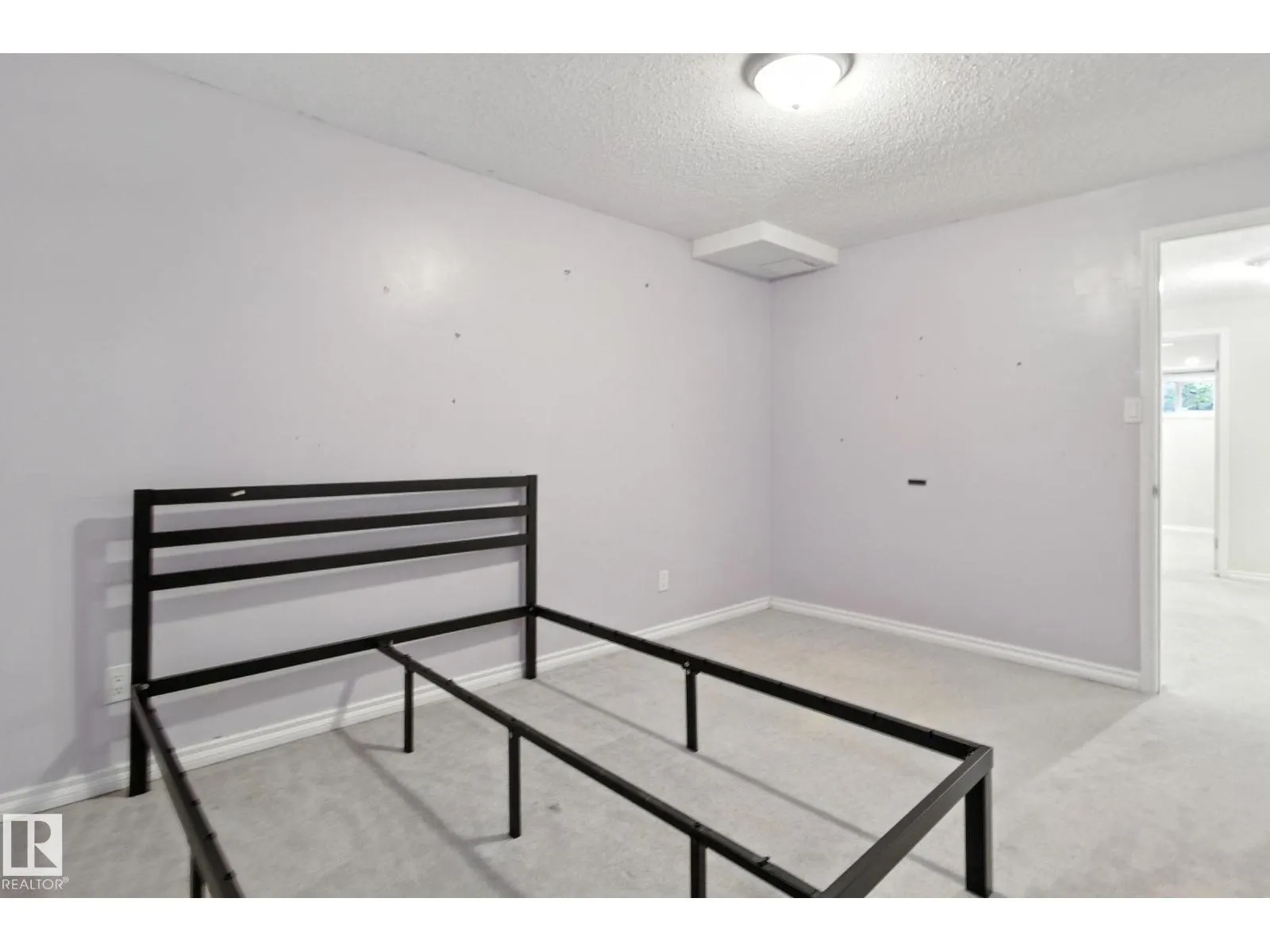 18008 61 AV NW