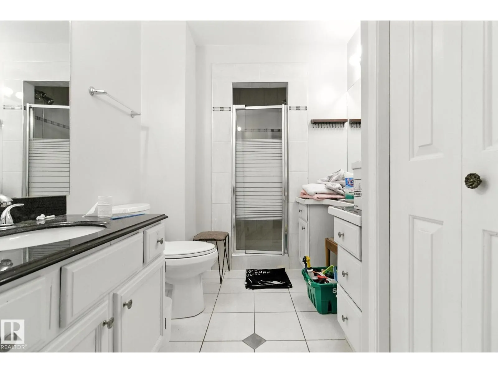 18008 61 AV NW