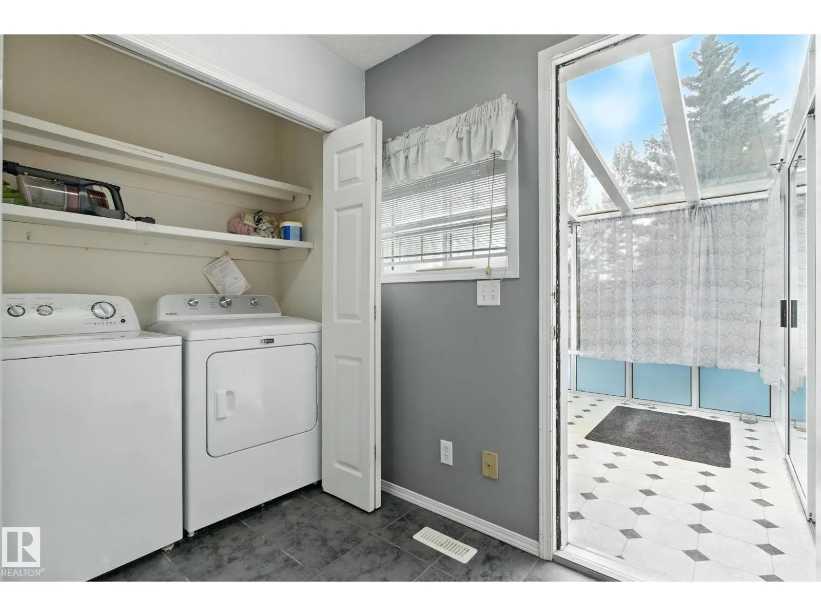 18008 61 AV NW