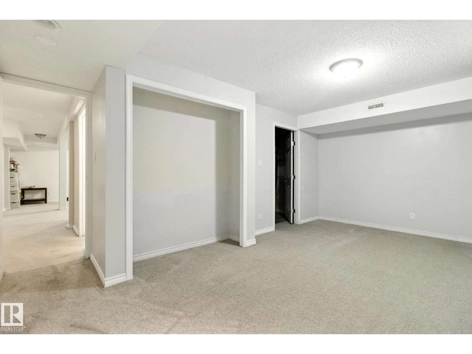 18008 61 AV NW