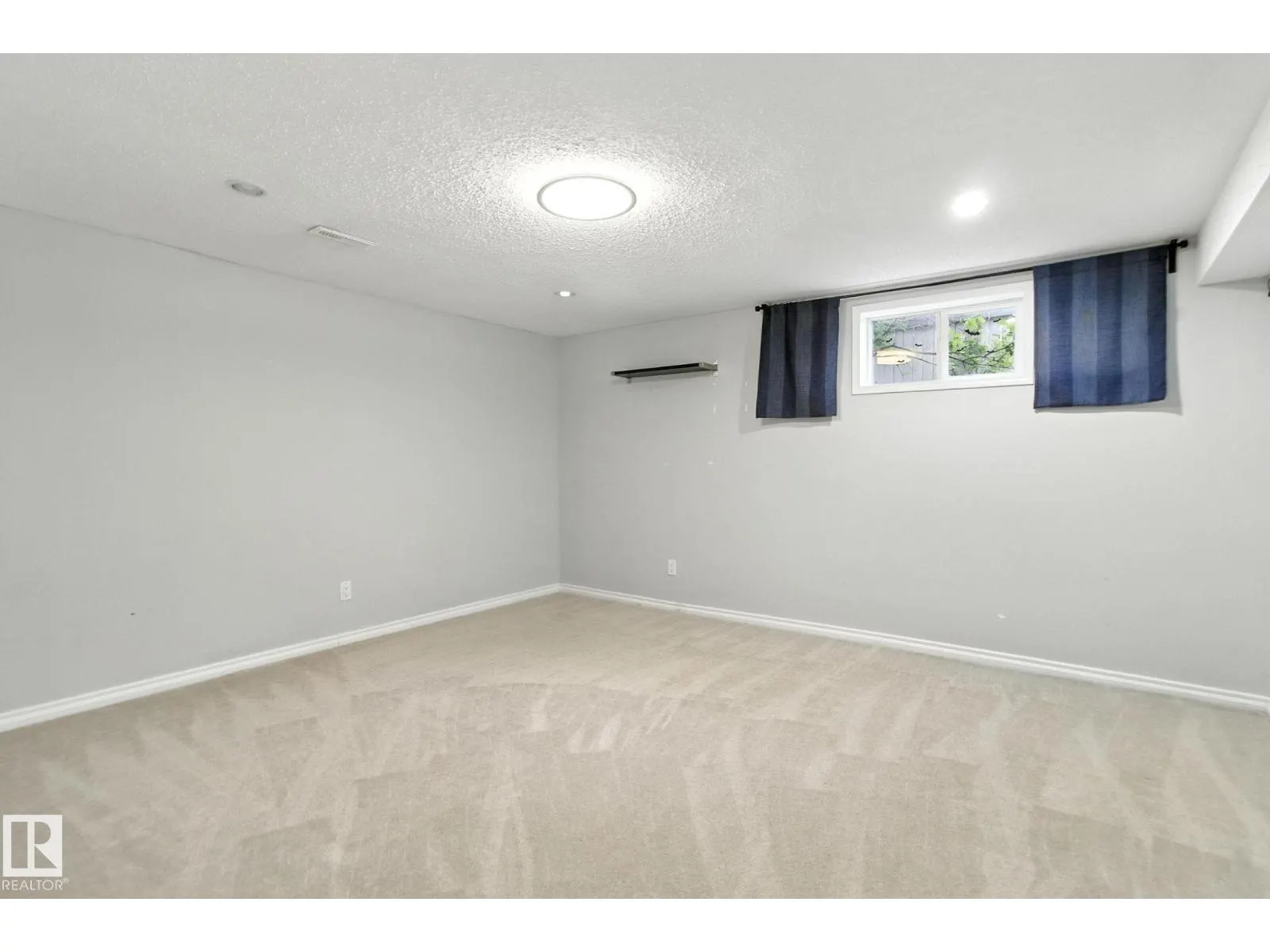 18008 61 AV NW