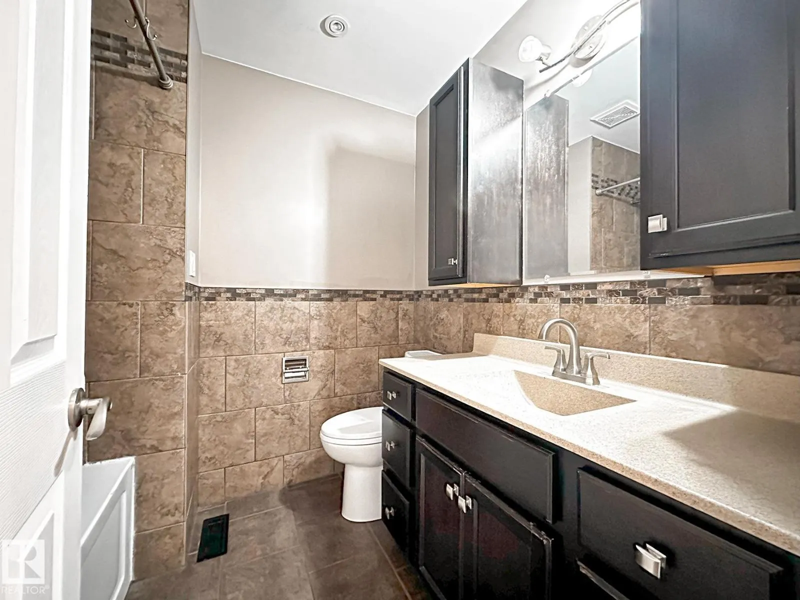 11403 149 AV NW