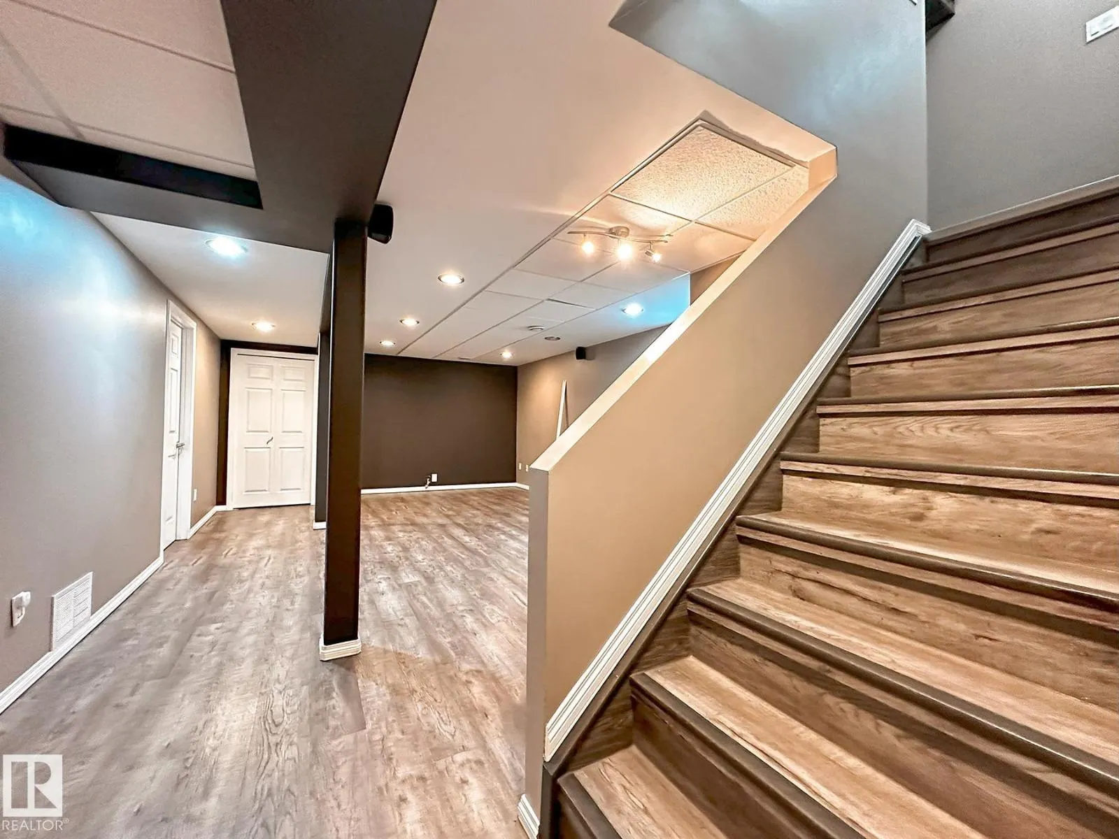11403 149 AV NW