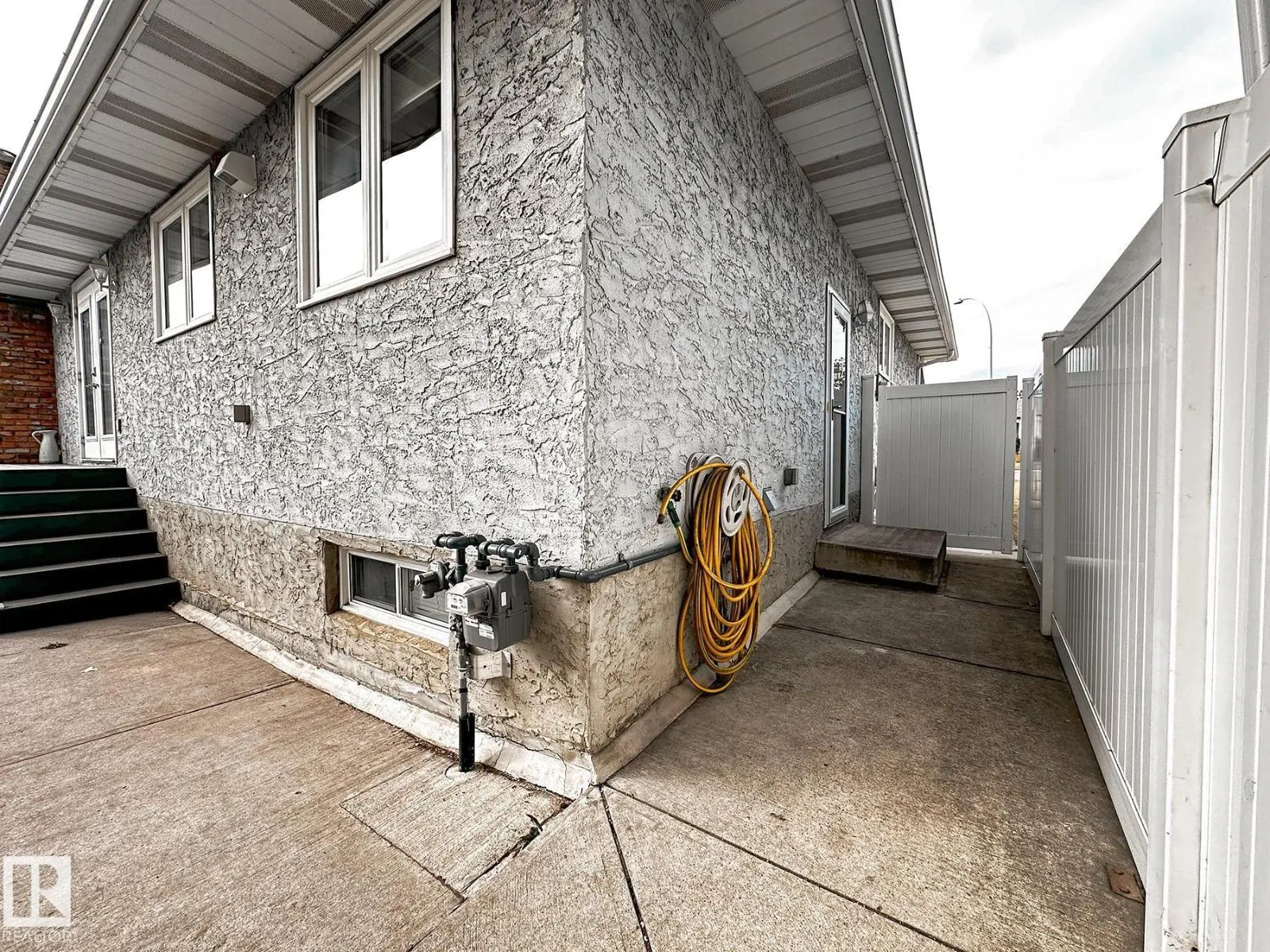 11403 149 AV NW