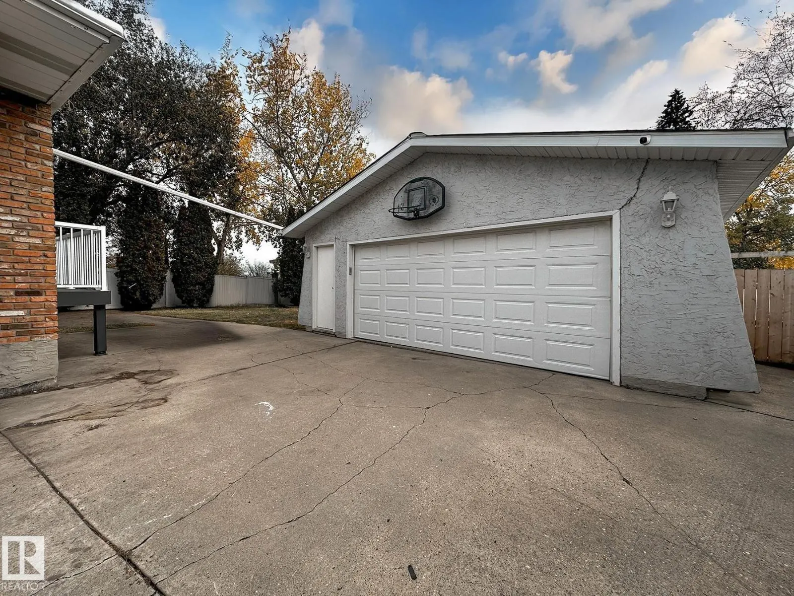11403 149 AV NW