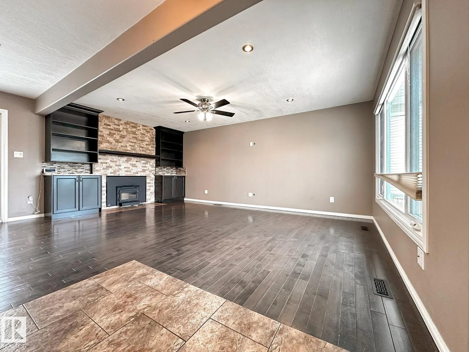11403 149 AV NW
