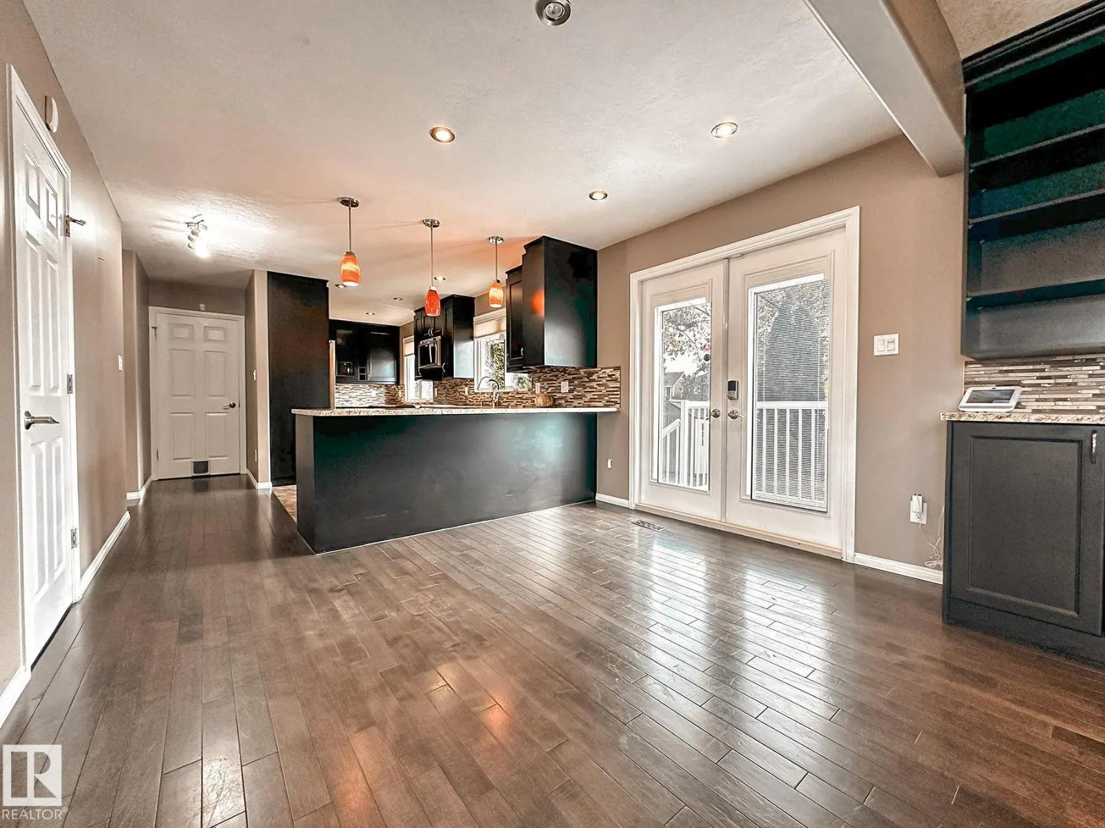 11403 149 AV NW