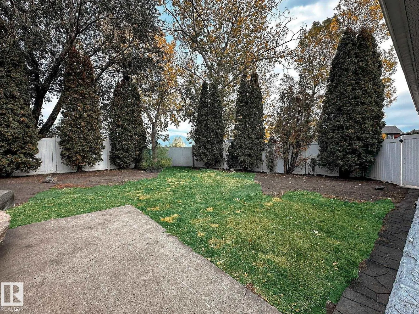 11403 149 AV NW