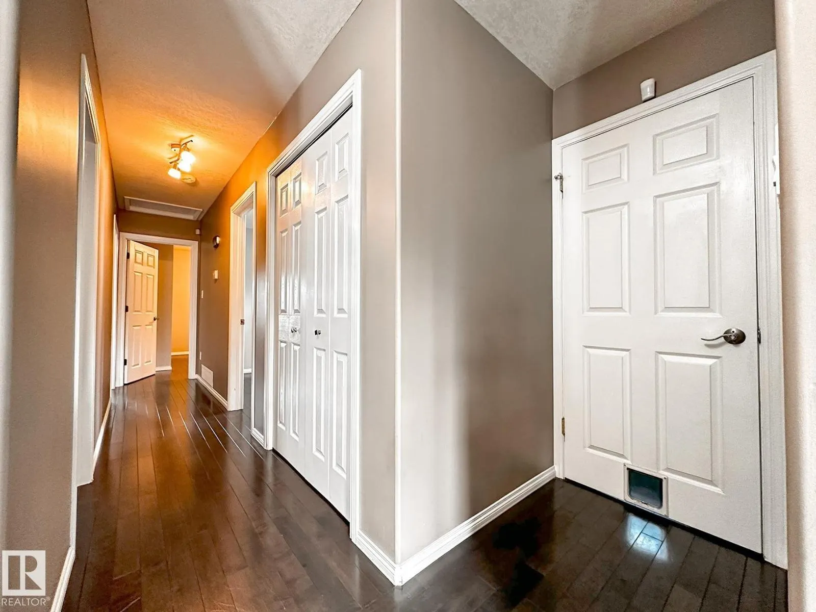 11403 149 AV NW