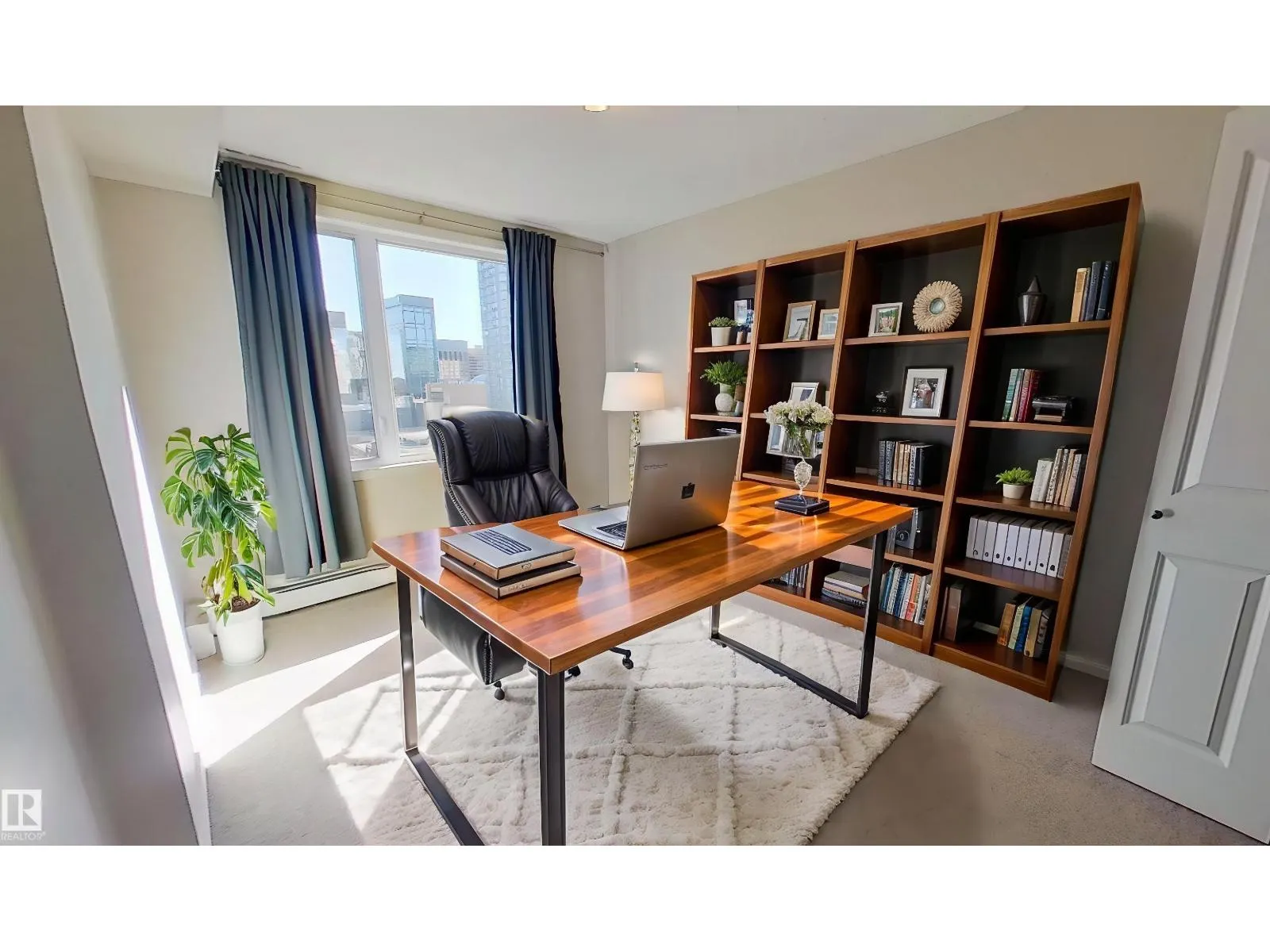 #1604 10303 105 ST NW