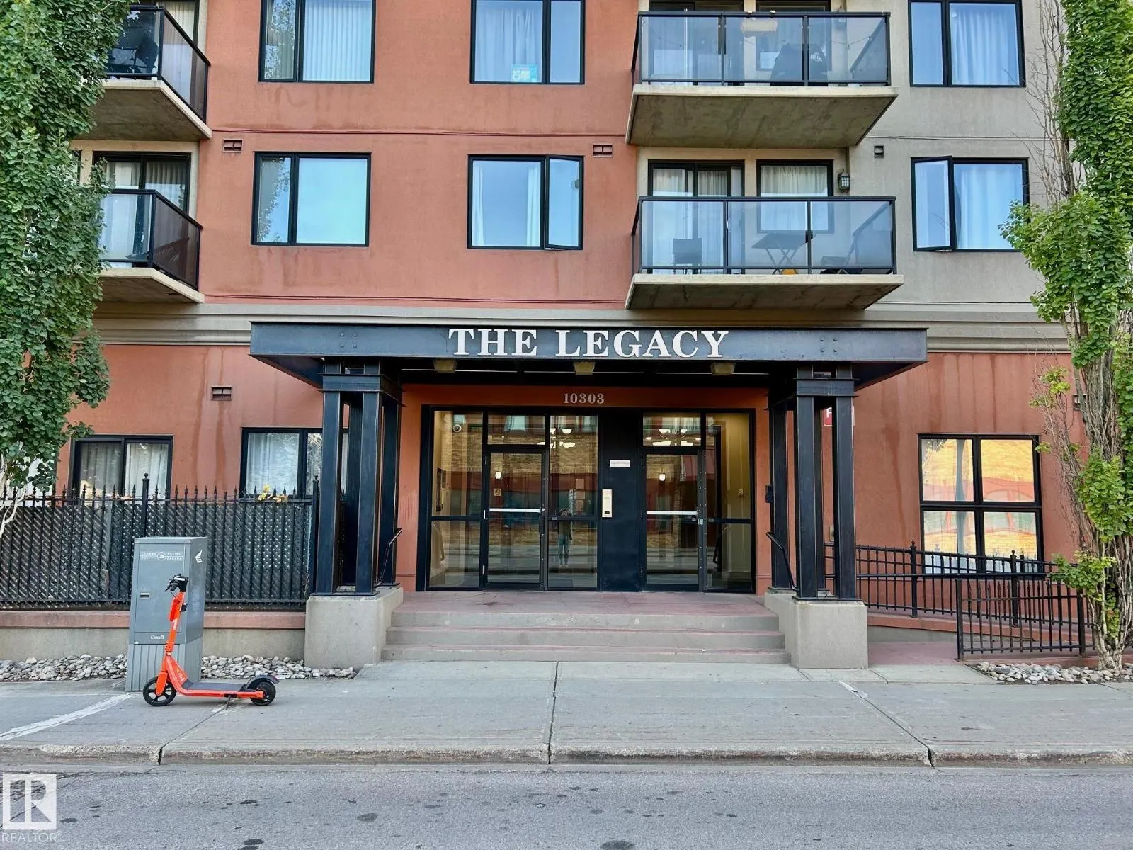 #1604 10303 105 ST NW