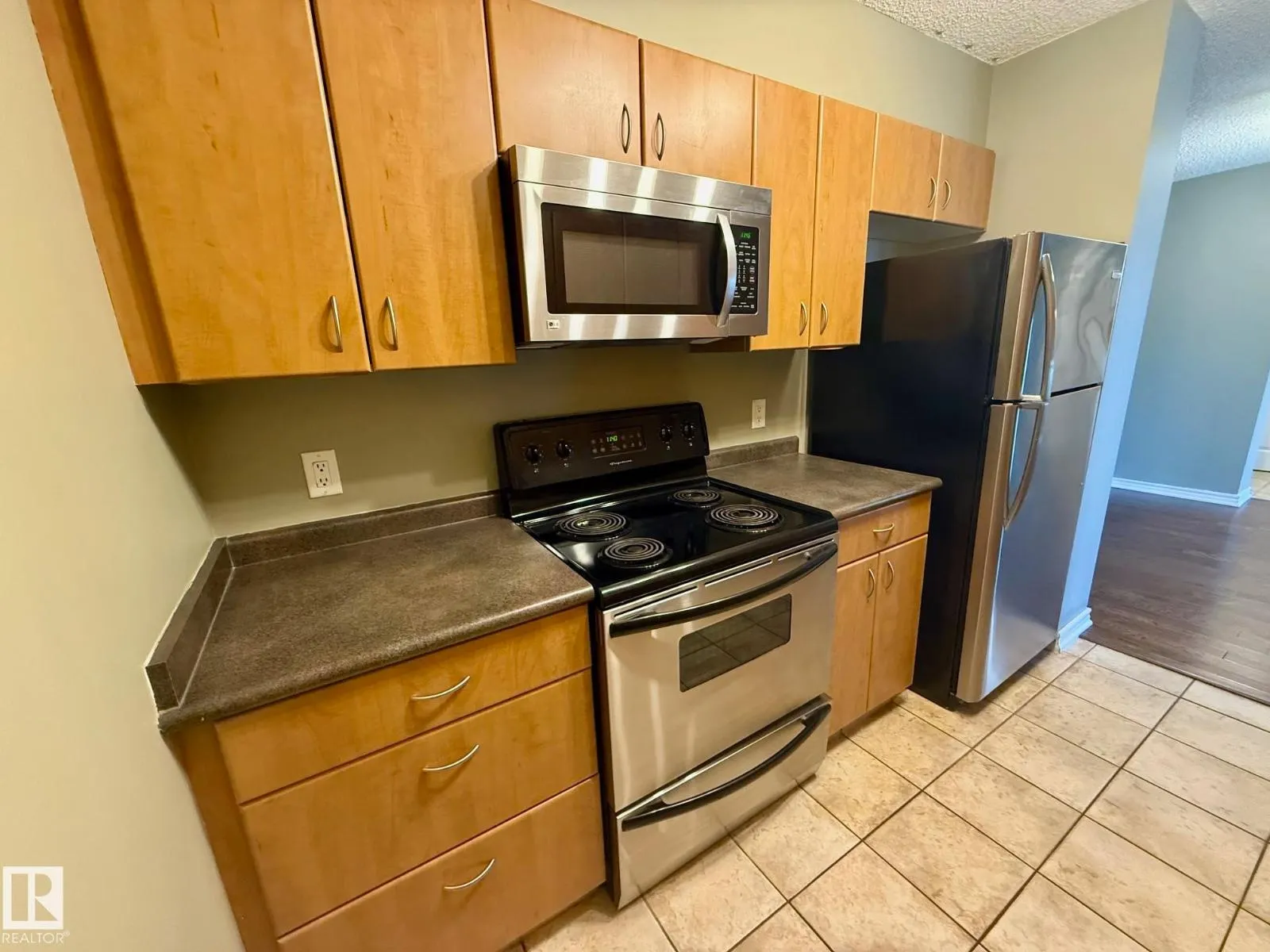 #1604 10303 105 ST NW