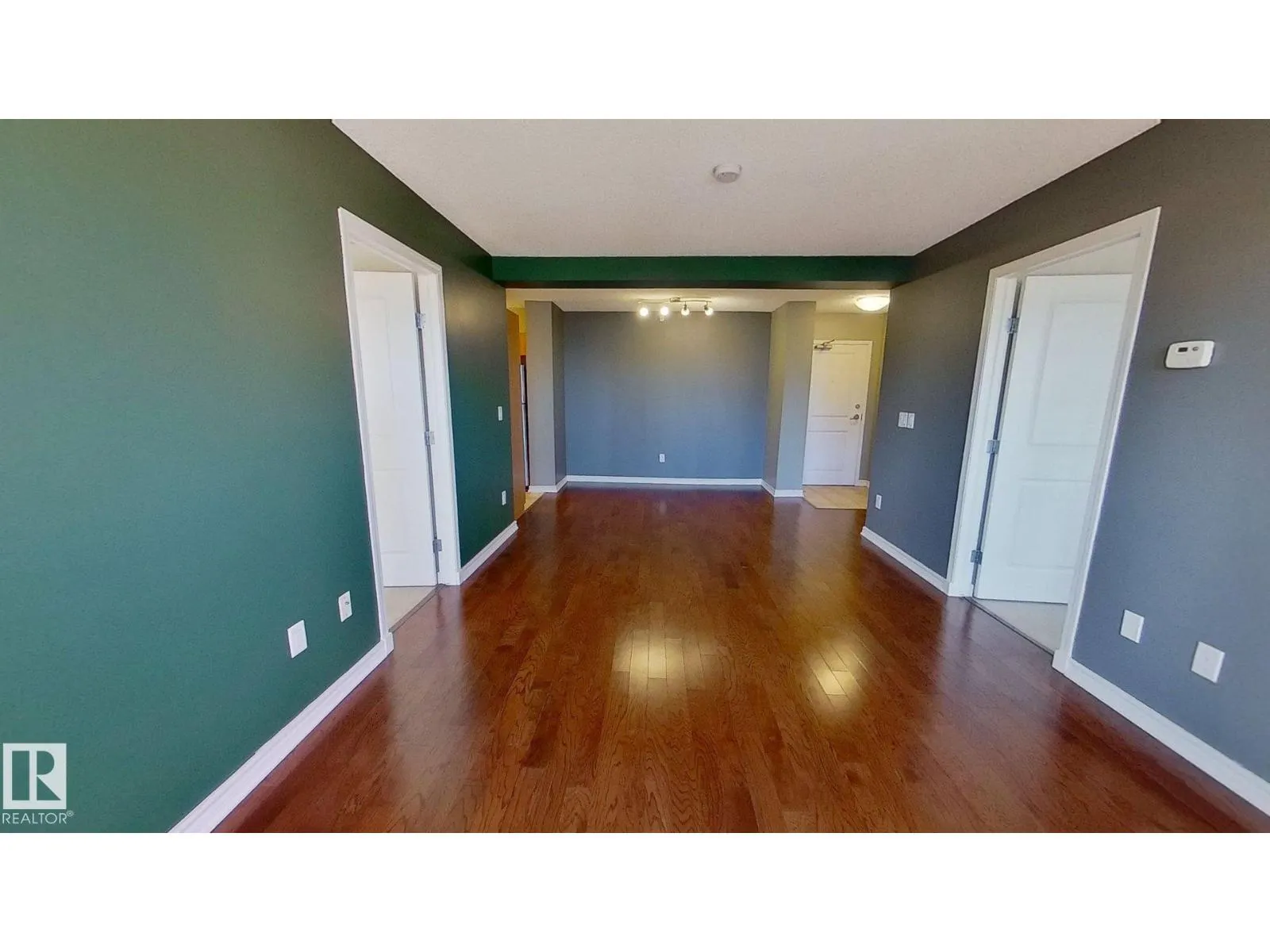 #1604 10303 105 ST NW