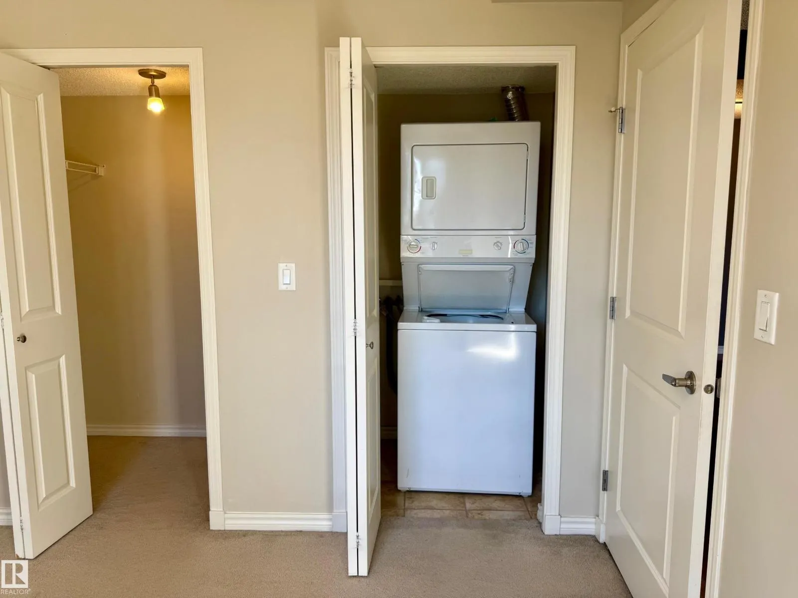 #1604 10303 105 ST NW