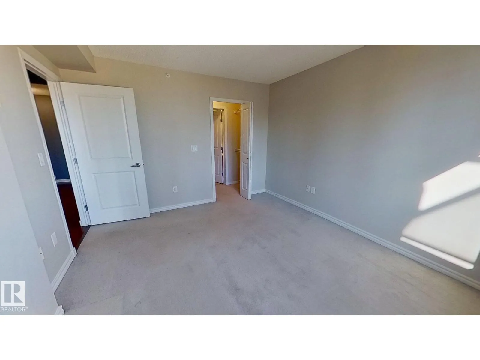 #1604 10303 105 ST NW