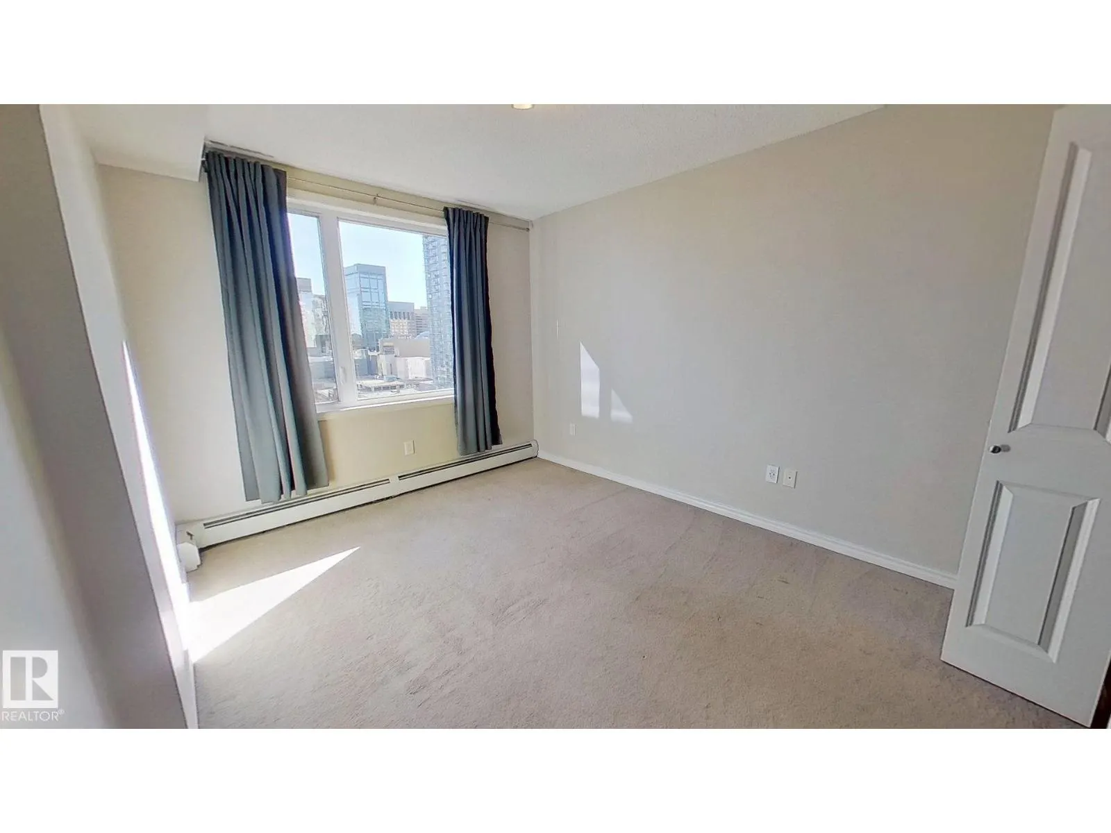 #1604 10303 105 ST NW