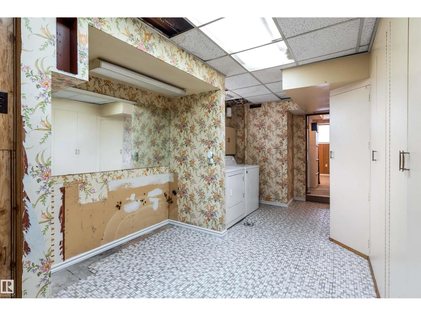 52 BELMONT DR