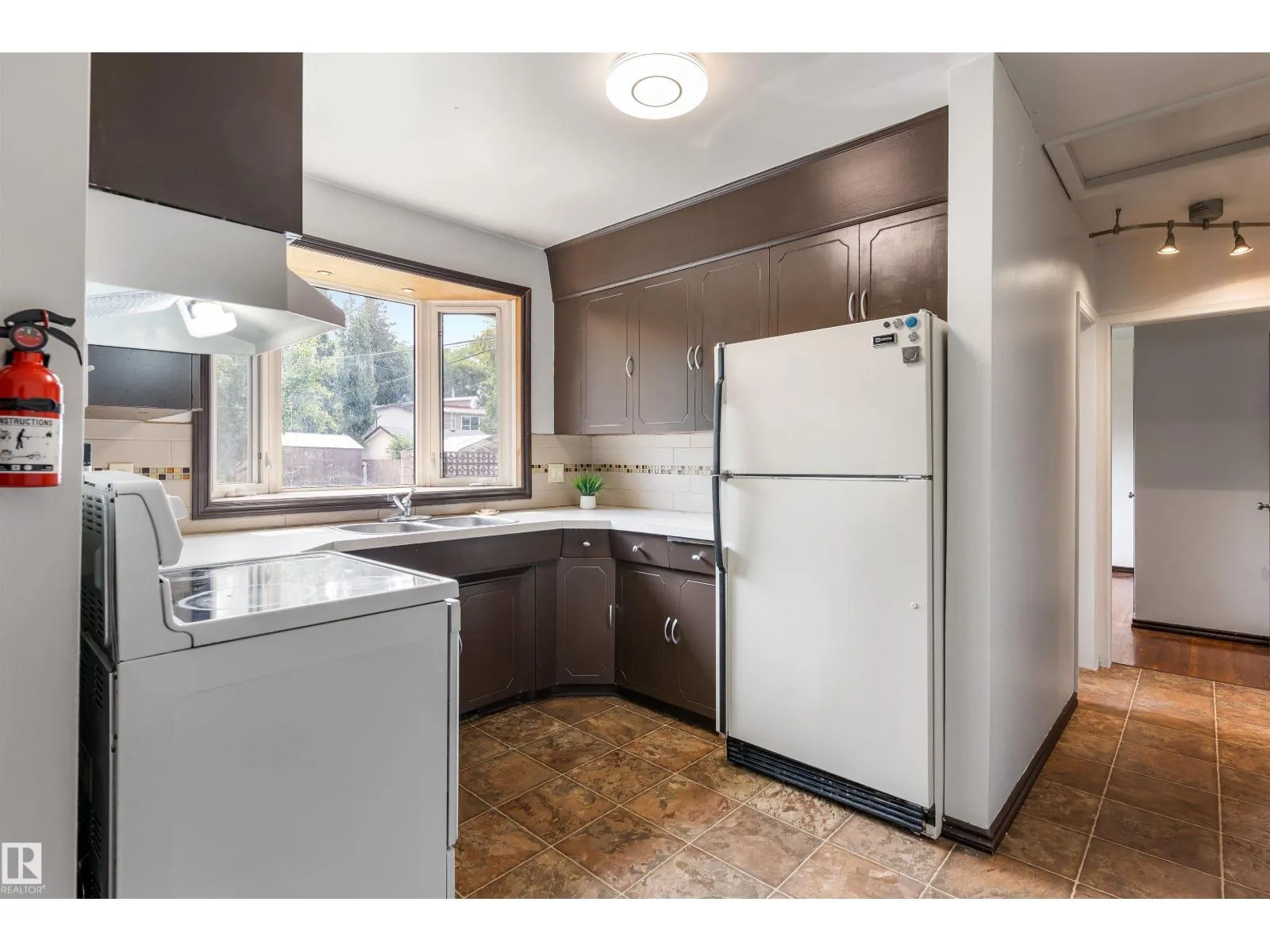52 BELMONT DR