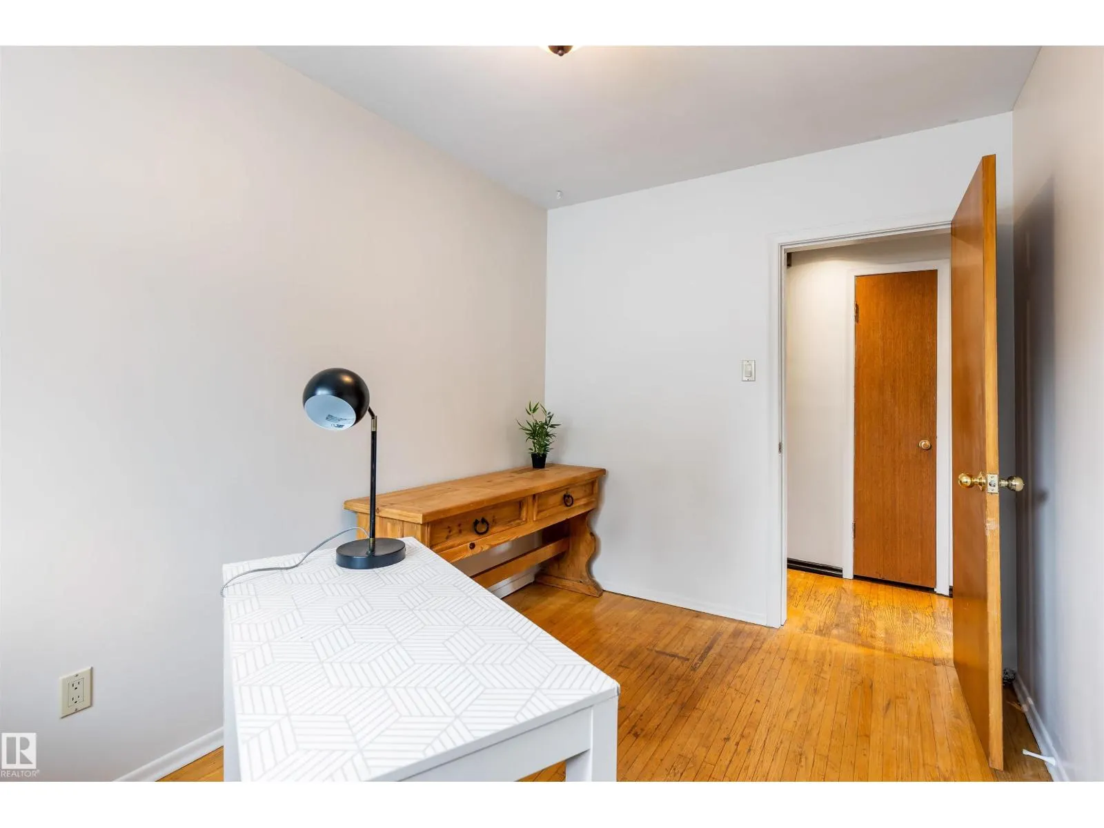 52 BELMONT DR