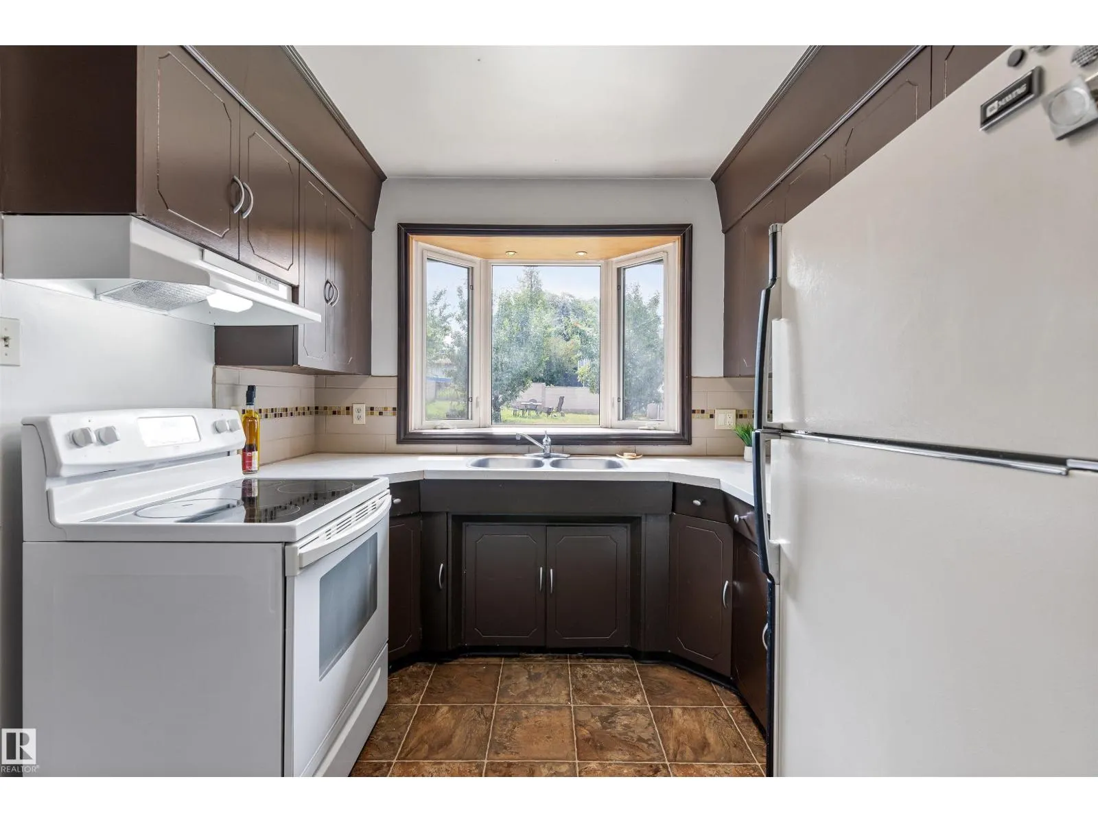 52 BELMONT DR