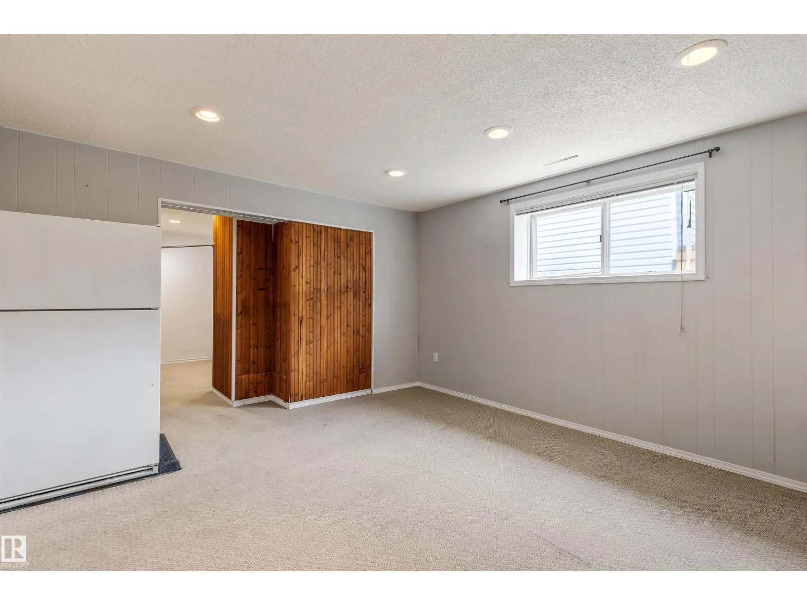 52 BELMONT DR