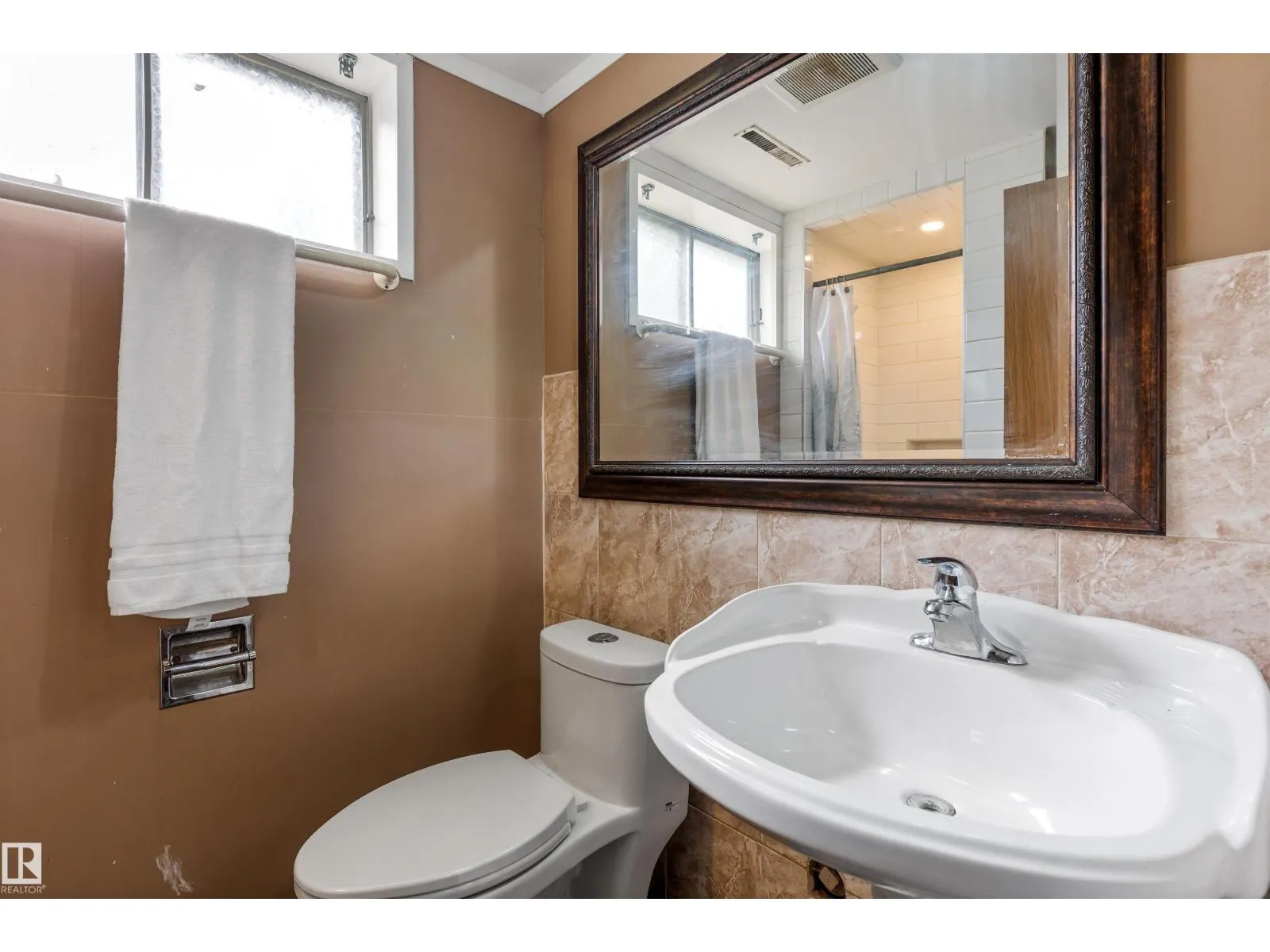 52 BELMONT DR