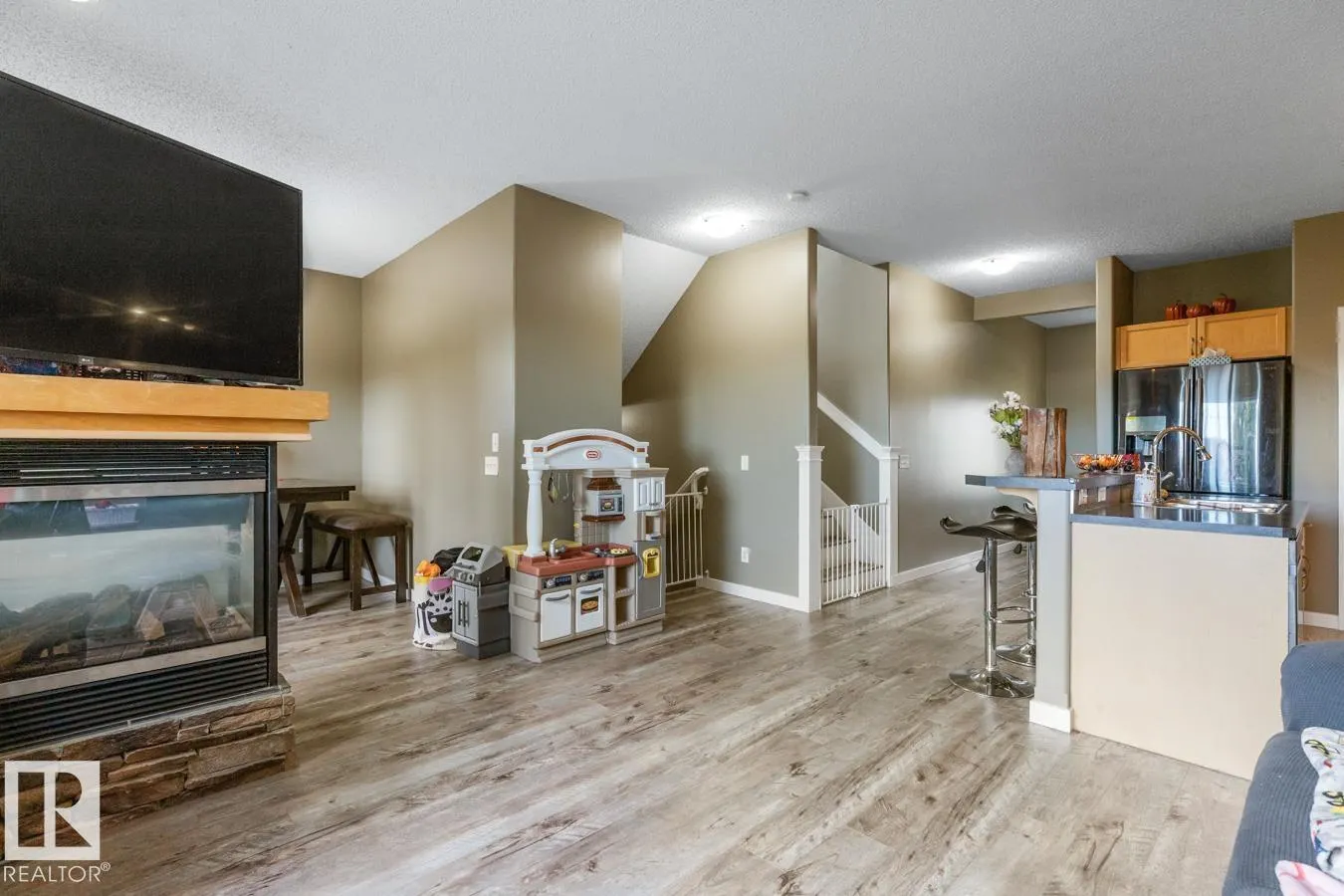 3133 TRELLE LO NW