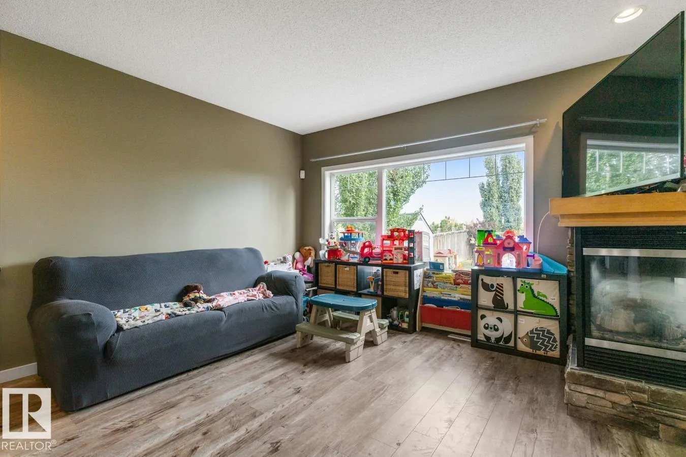3133 TRELLE LO NW