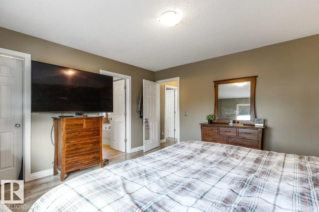 3133 TRELLE LO NW