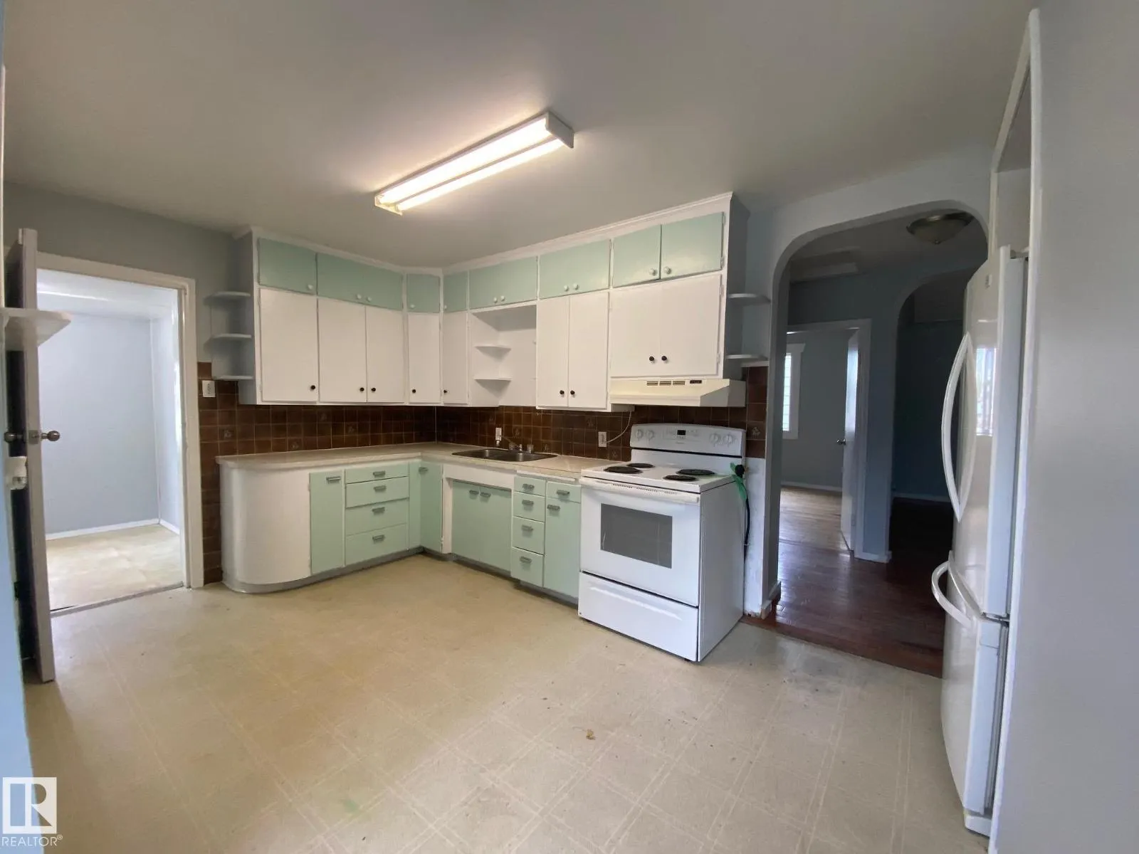 5411 48 ST