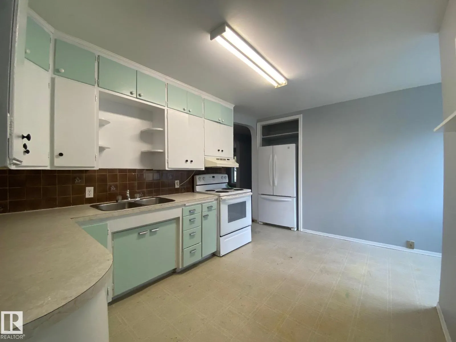 5411 48 ST