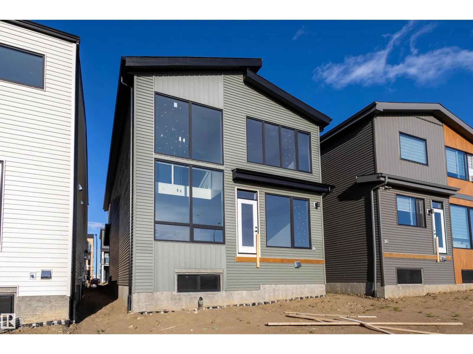 456 33 ST SW