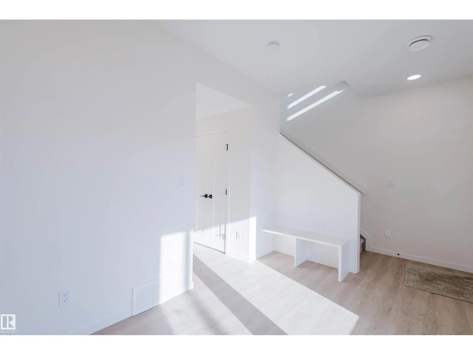 463 33 ST SW