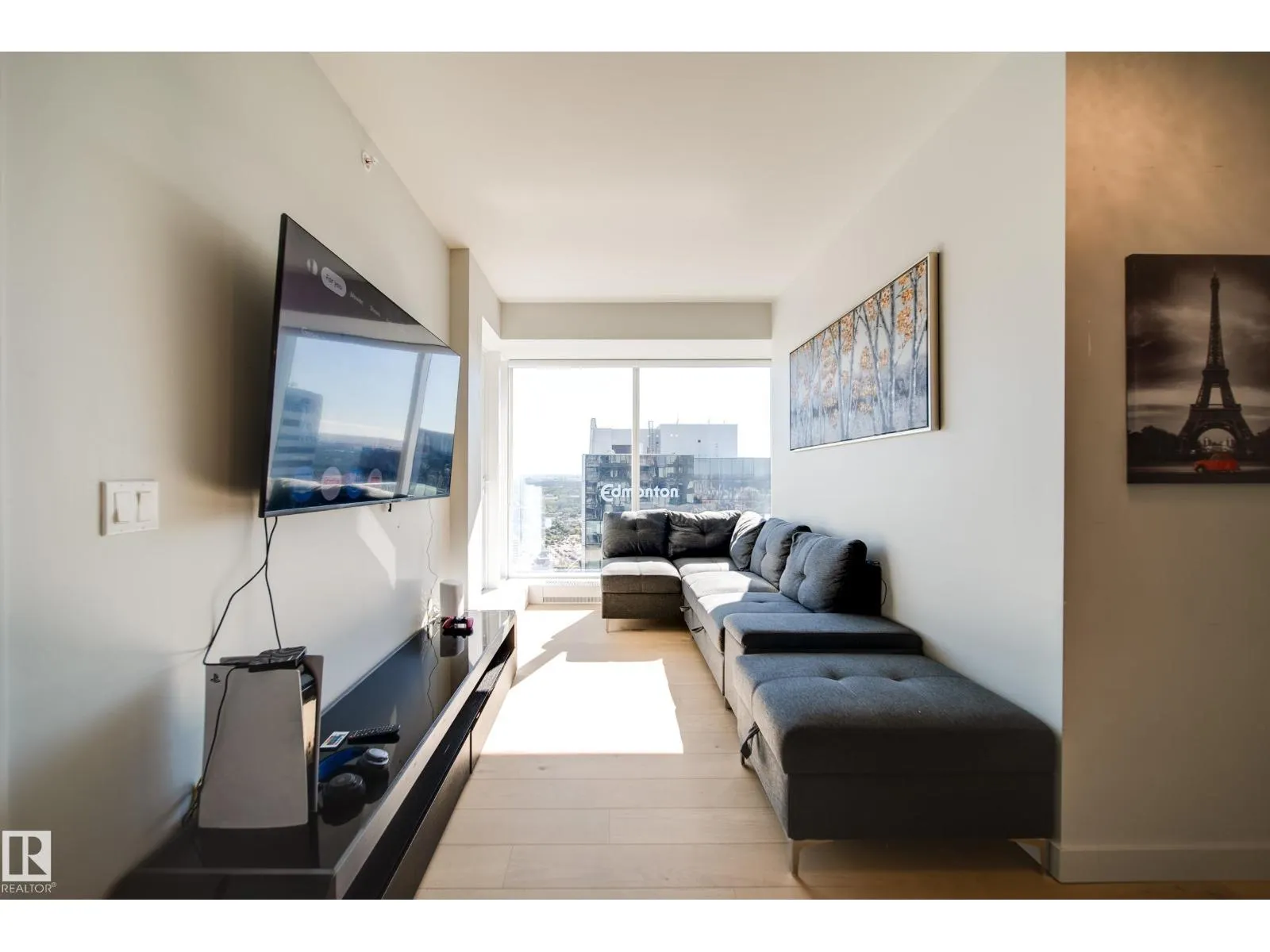 #3505 10360 102 ST NW