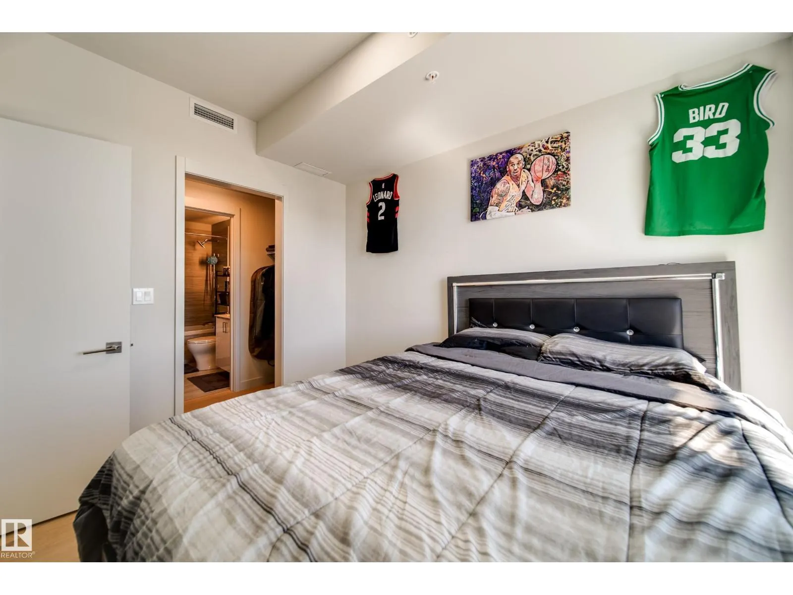 #3505 10360 102 ST NW