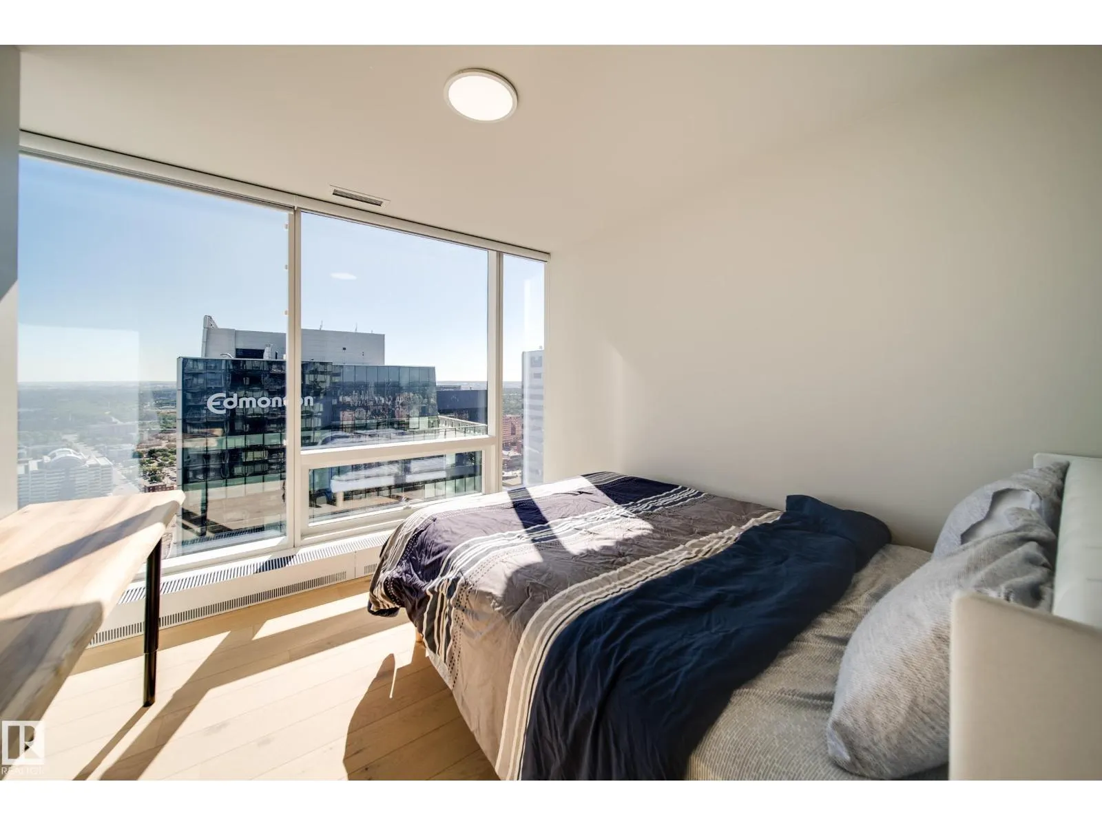 #3505 10360 102 ST NW