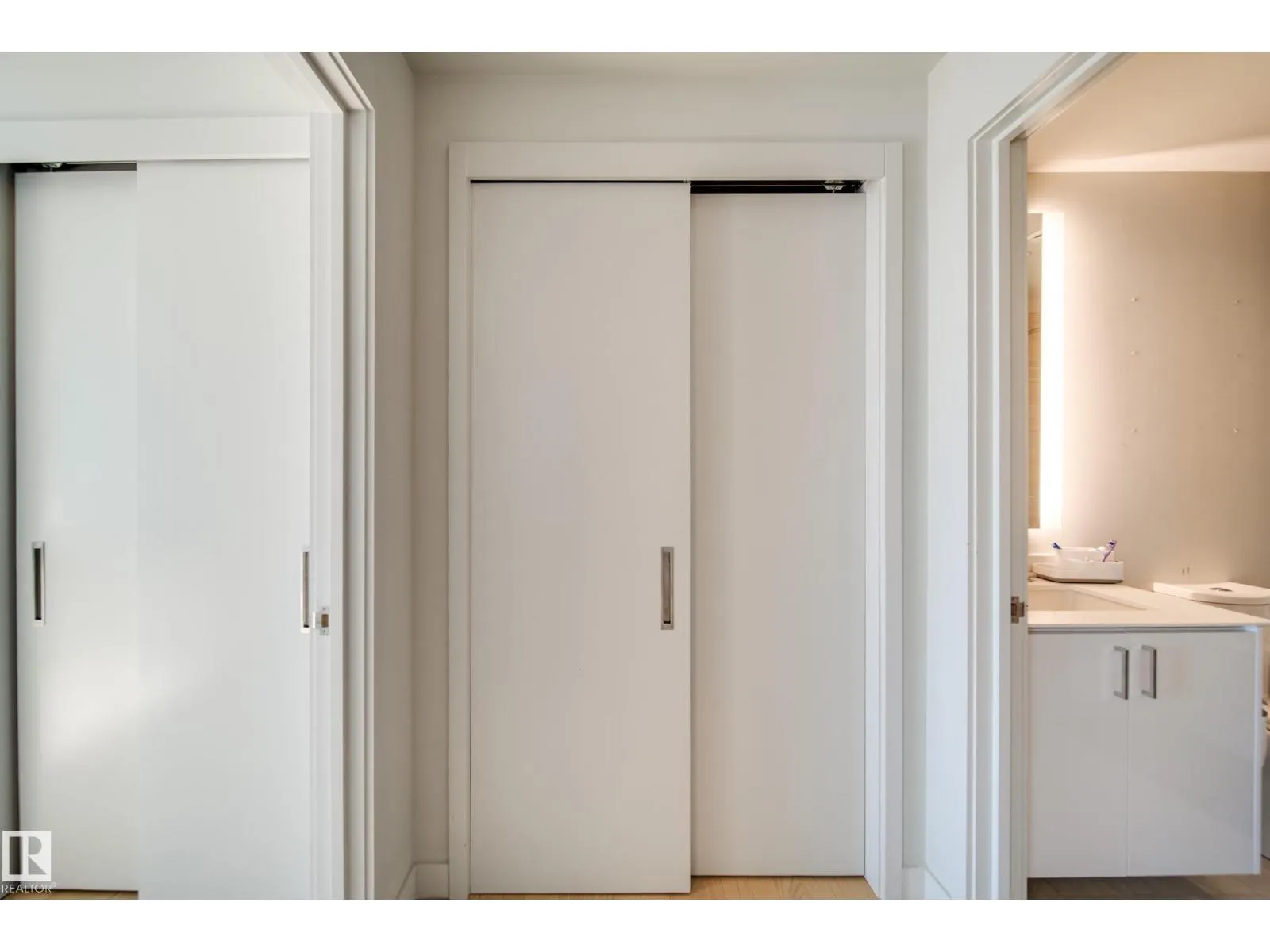 #3505 10360 102 ST NW