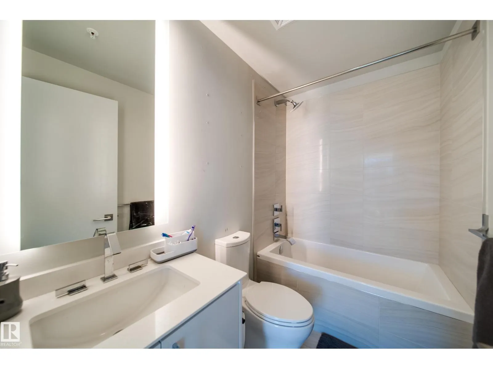 #3505 10360 102 ST NW