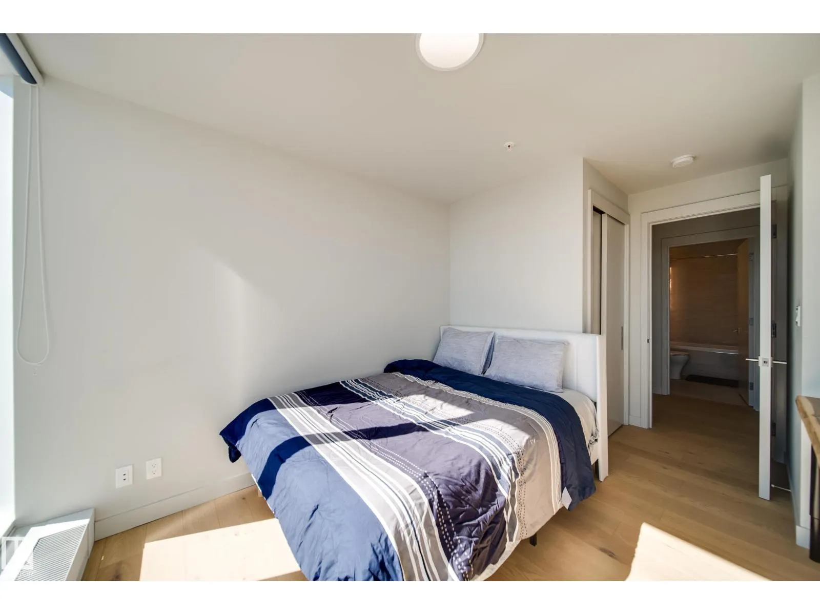 #3505 10360 102 ST NW