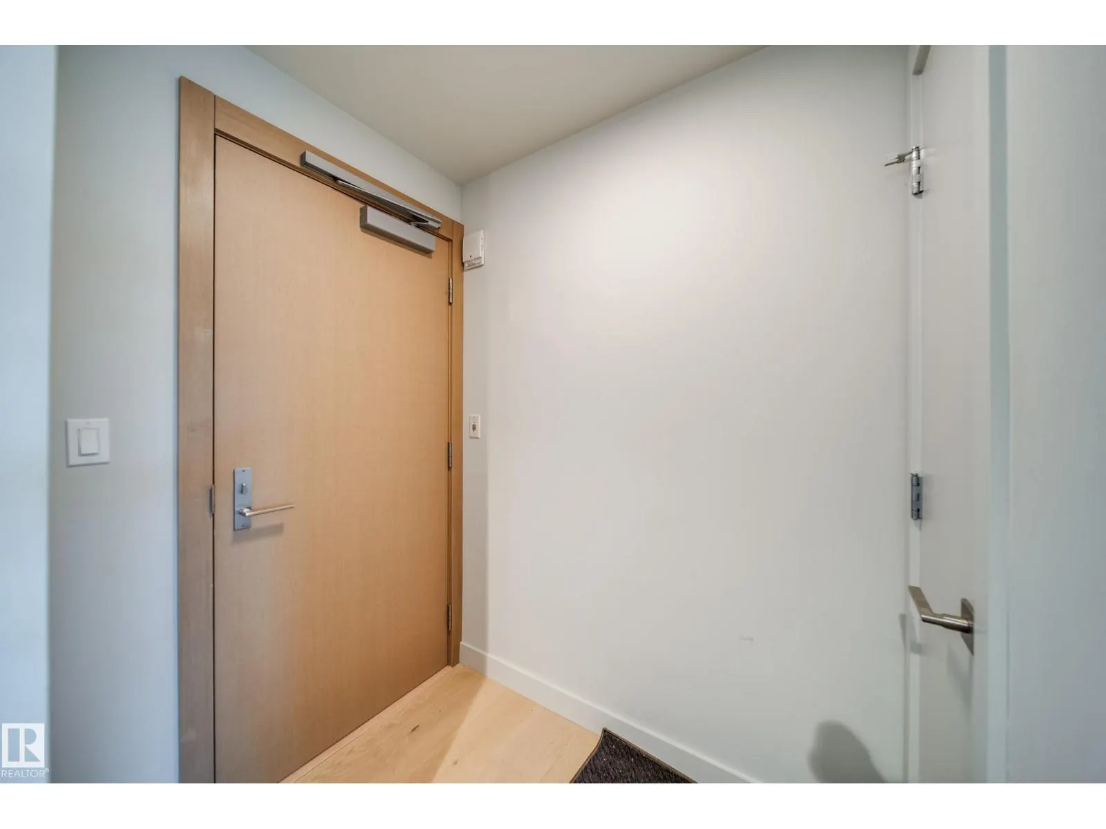 #3505 10360 102 ST NW