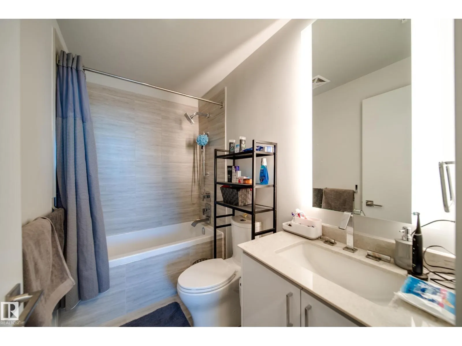 #3505 10360 102 ST NW
