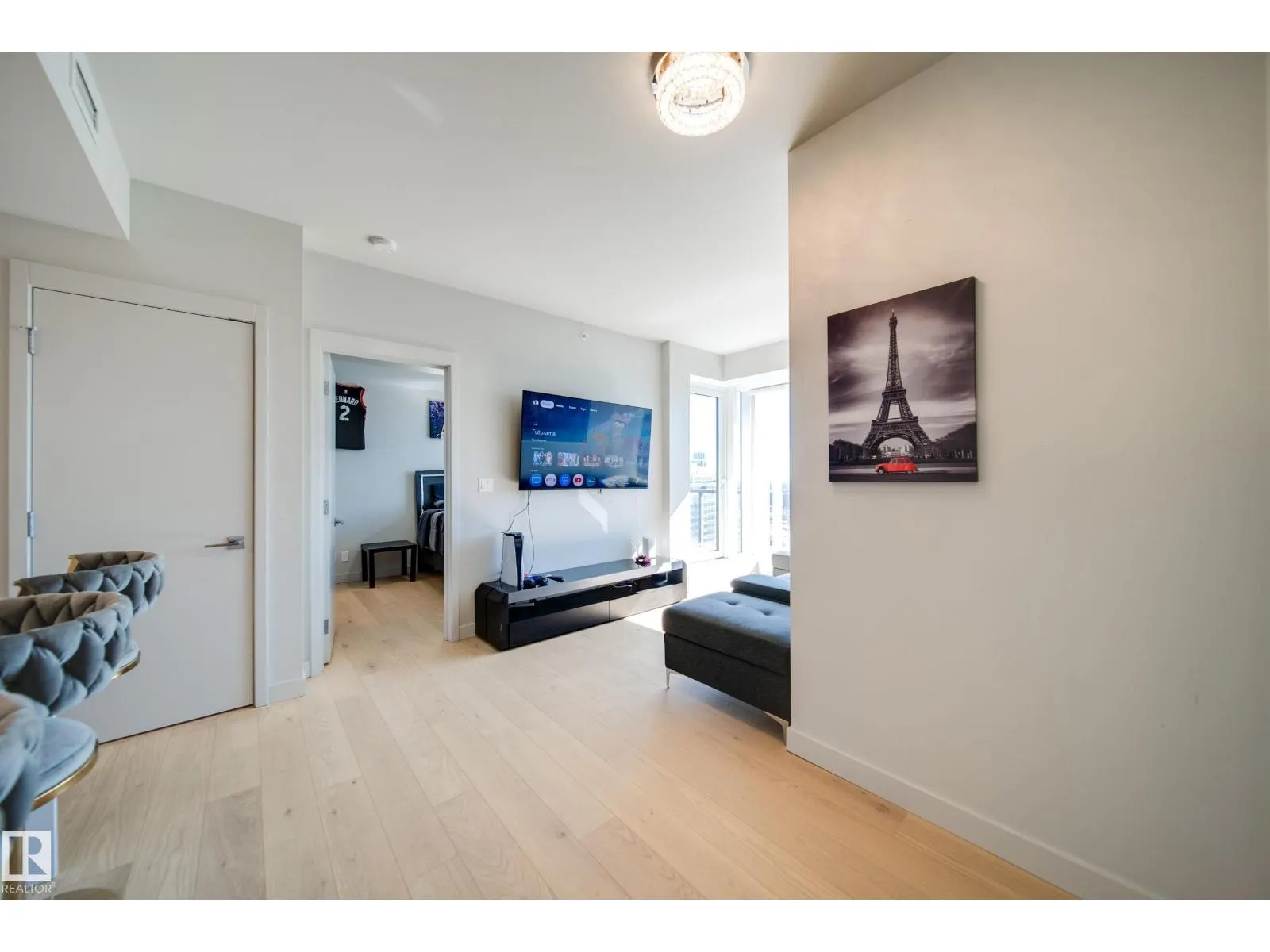 #3505 10360 102 ST NW