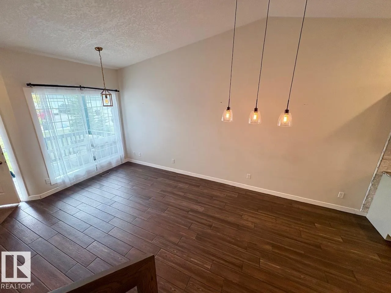 88 LANDSDOWNE DR