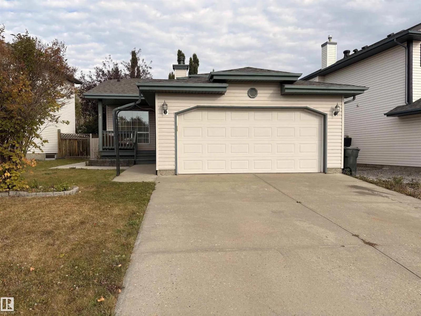 88 LANDSDOWNE DR