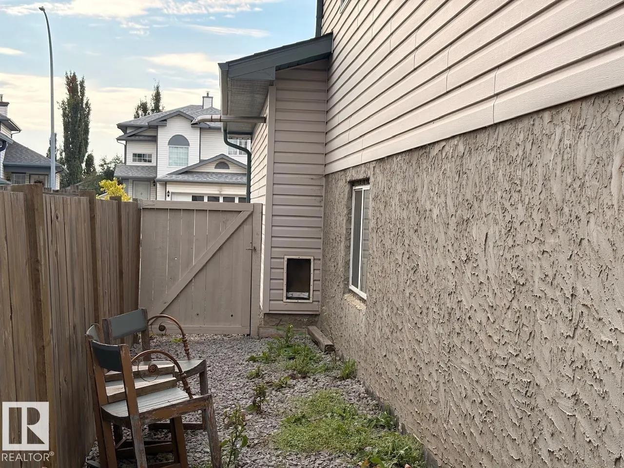 88 LANDSDOWNE DR