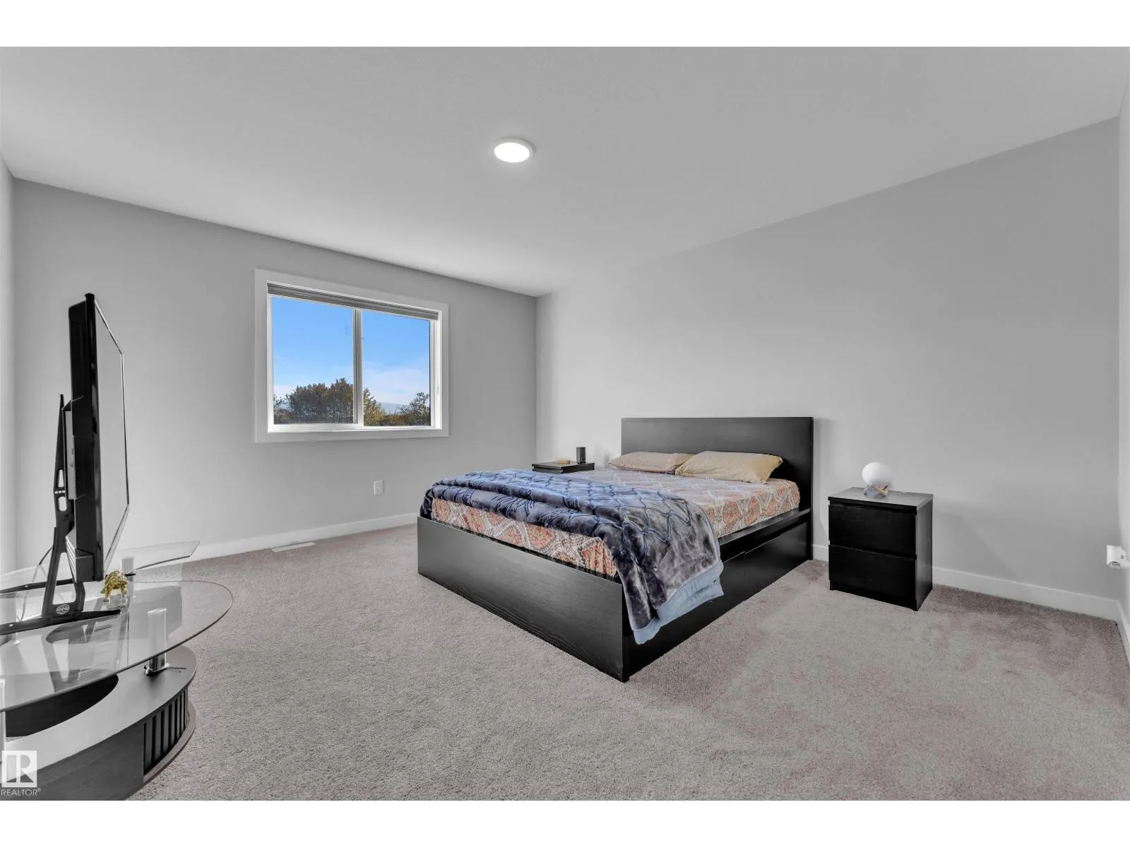 407 30 AV NW