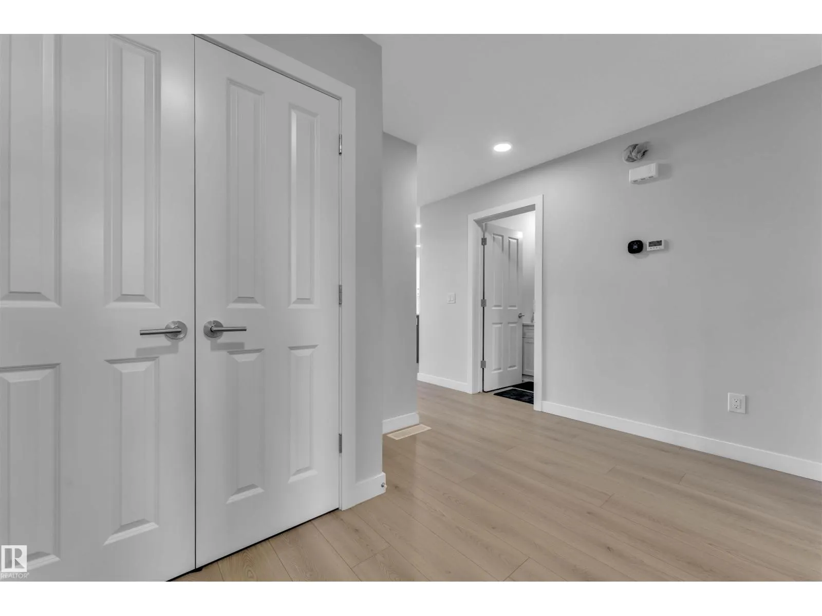 407 30 AV NW