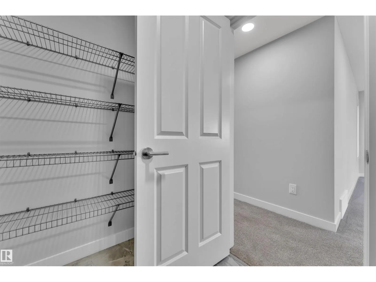 407 30 AV NW